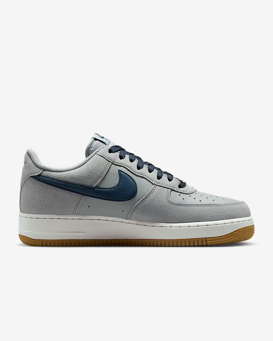 Nike Men’s Air Force 1 '07 LV8