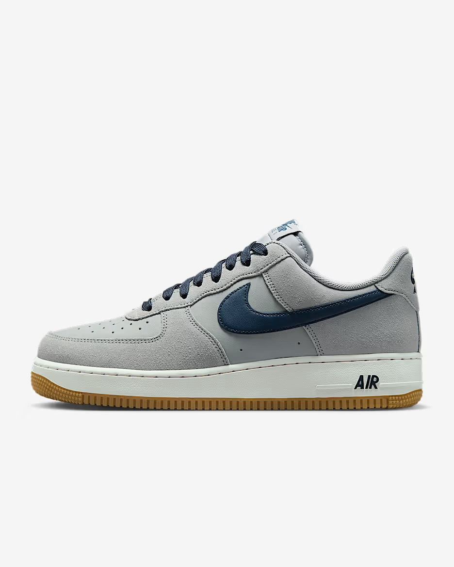 Nike Men’s Air Force 1 '07 LV8